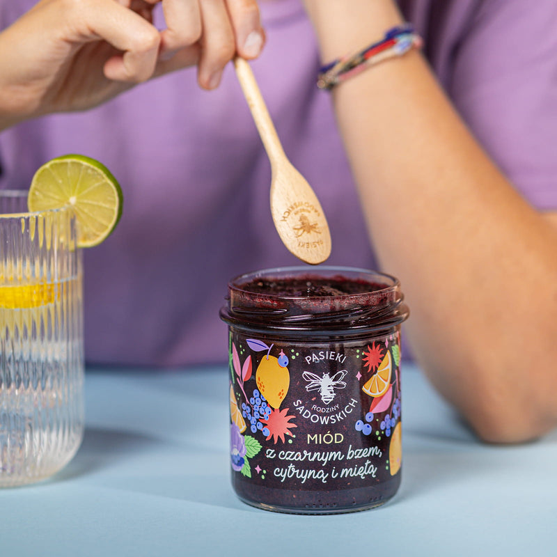 Miód z czarnym bzem, cytryną i miętą